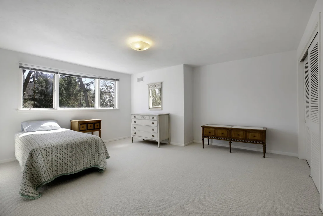 Photo of 835 Timberline Drive