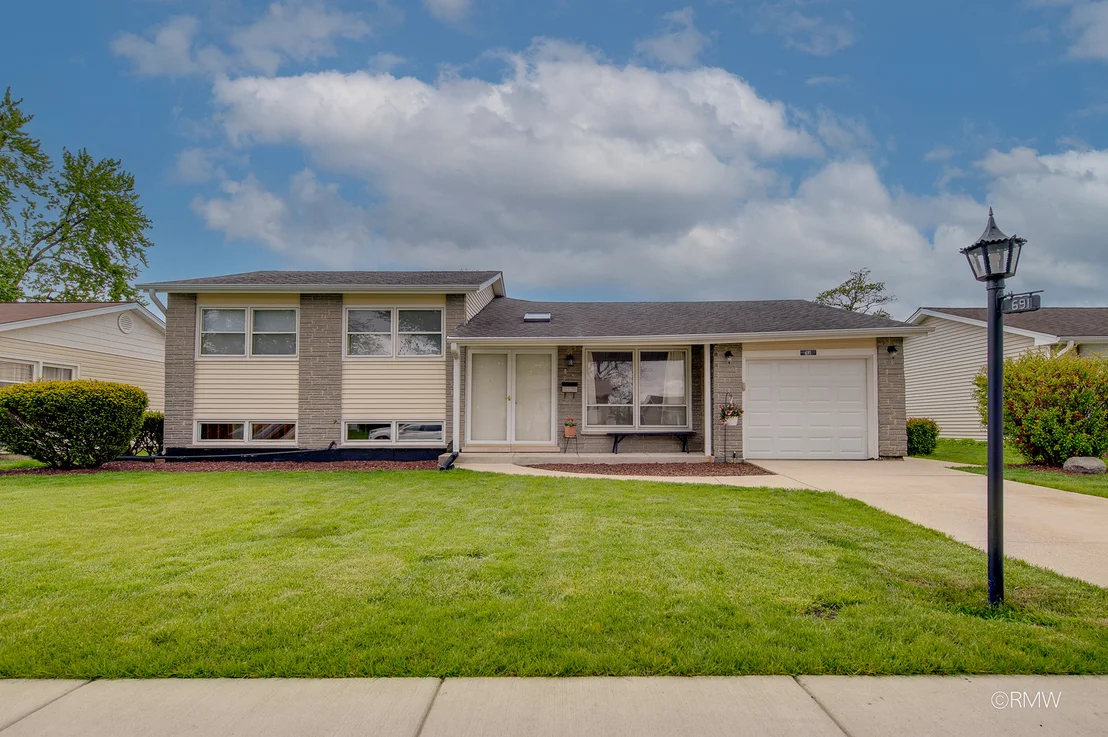 Photo of 691 Westmere Road