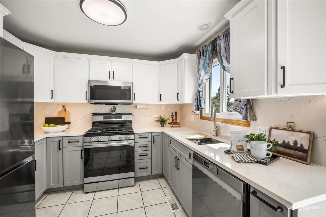 Photo of 208 Iris Drive