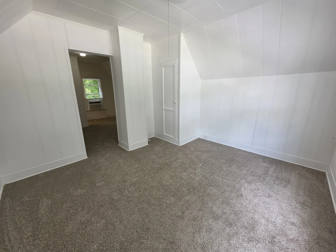 Photo of 907 Retz Drive