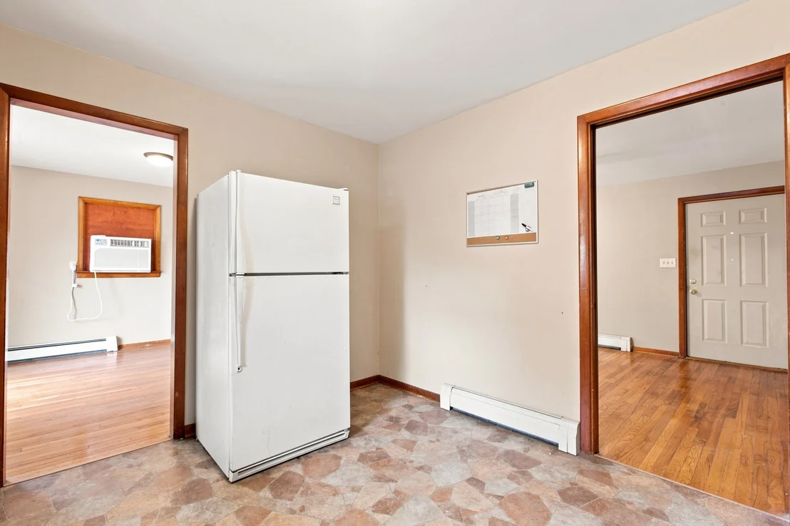 Photo of 615 Richards Lane