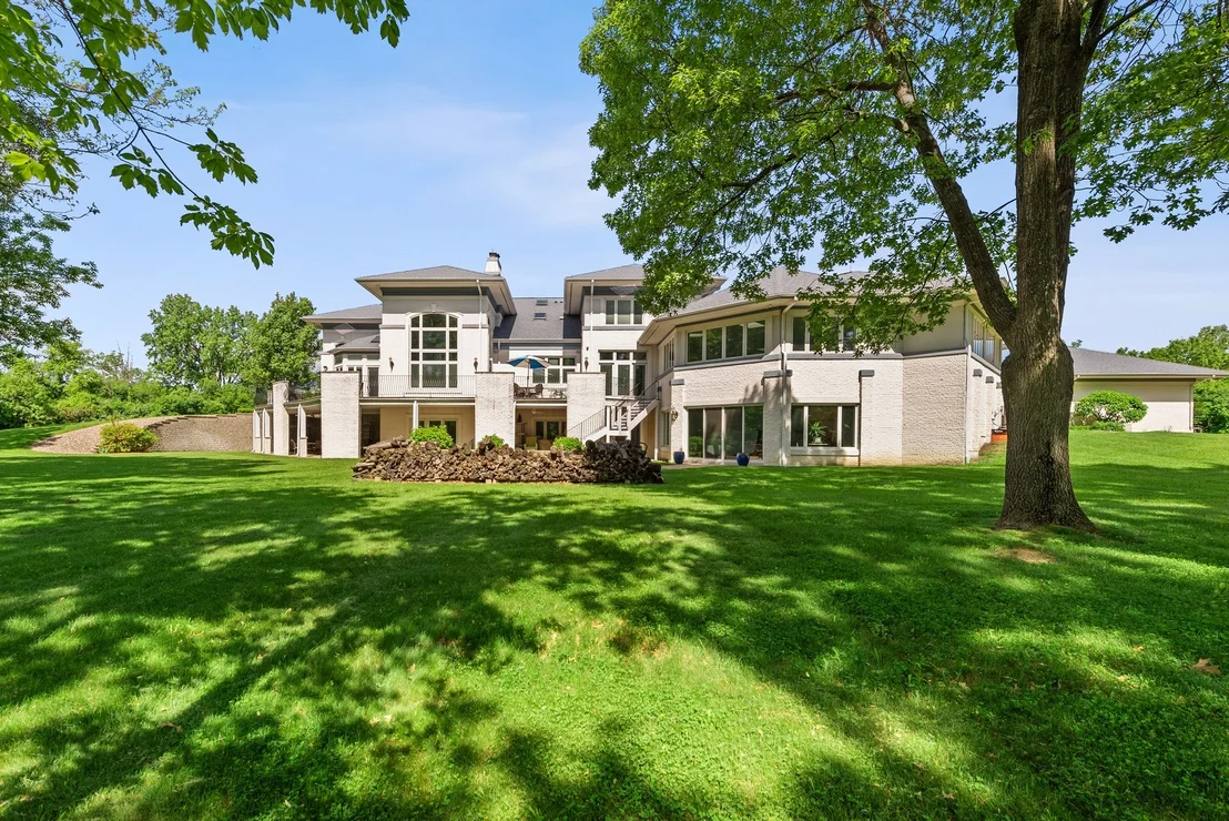 Photo of 4 ROUNDSTONE Lane
