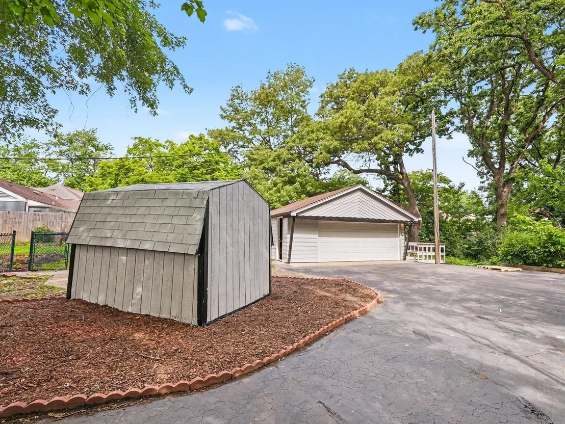 Photo of 1650 Cedar Road