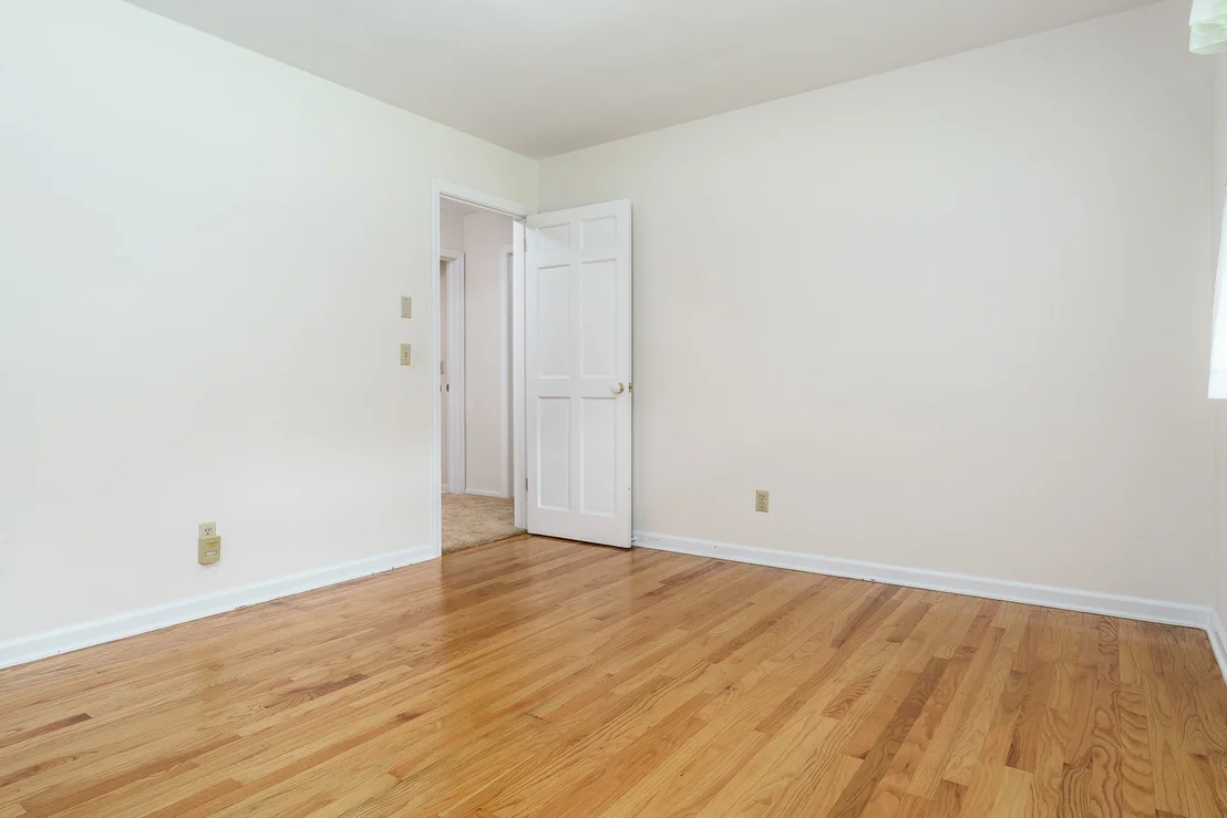 Photo of 7889 Shaw Road