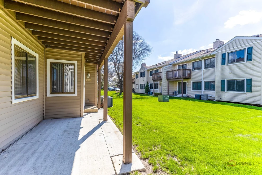 Photo of 1090 Pine Tree Circle N