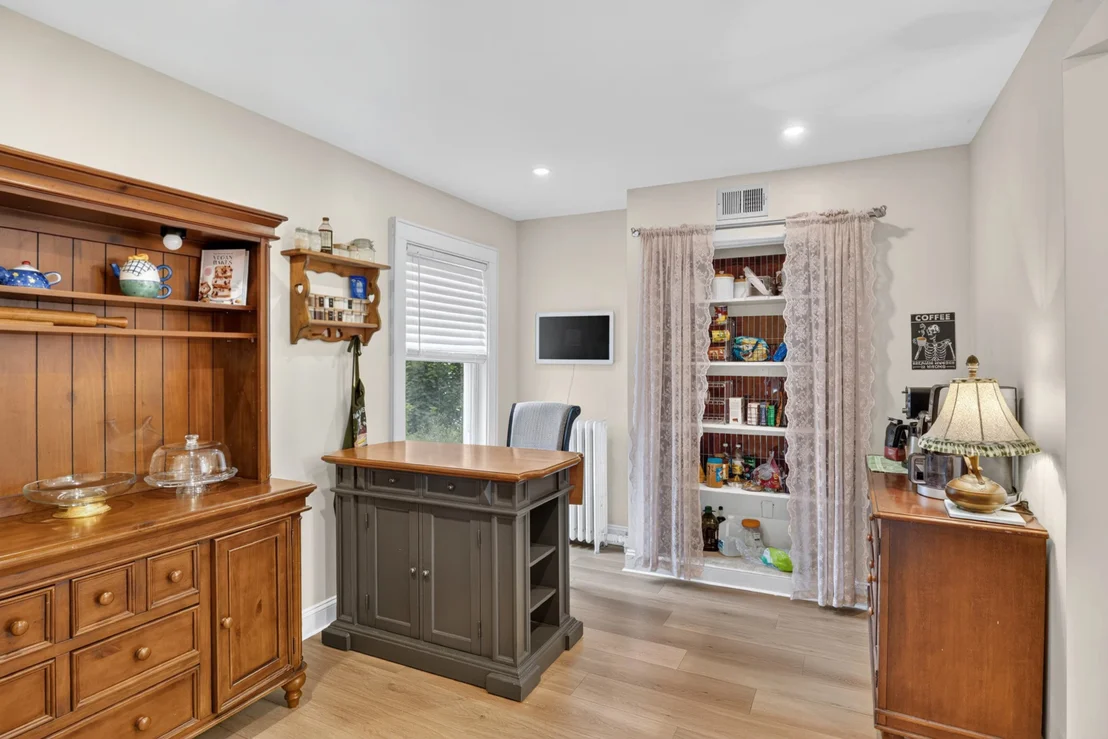 Photo of 1739 Cedar Road