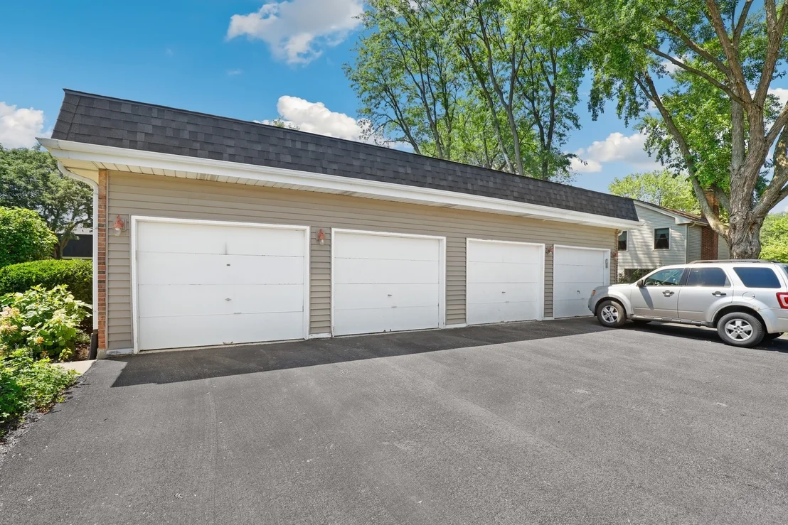 Photo of 415 Sunnybrook Lane