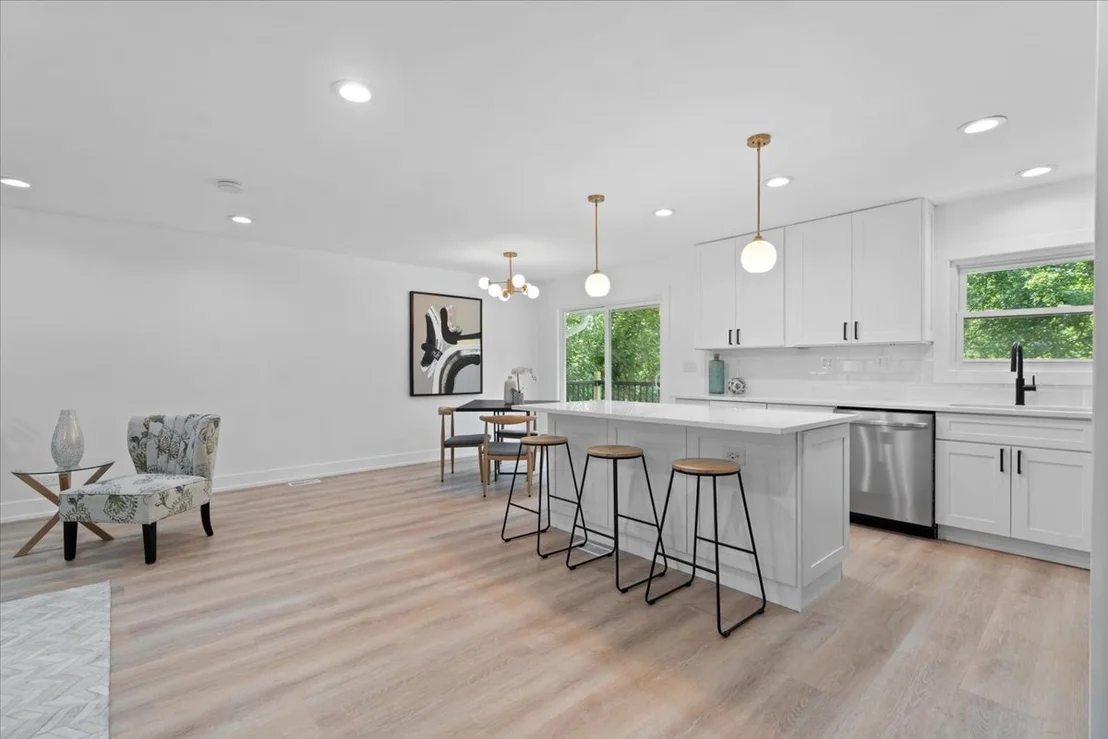 Photo of 449 White Pine Road
