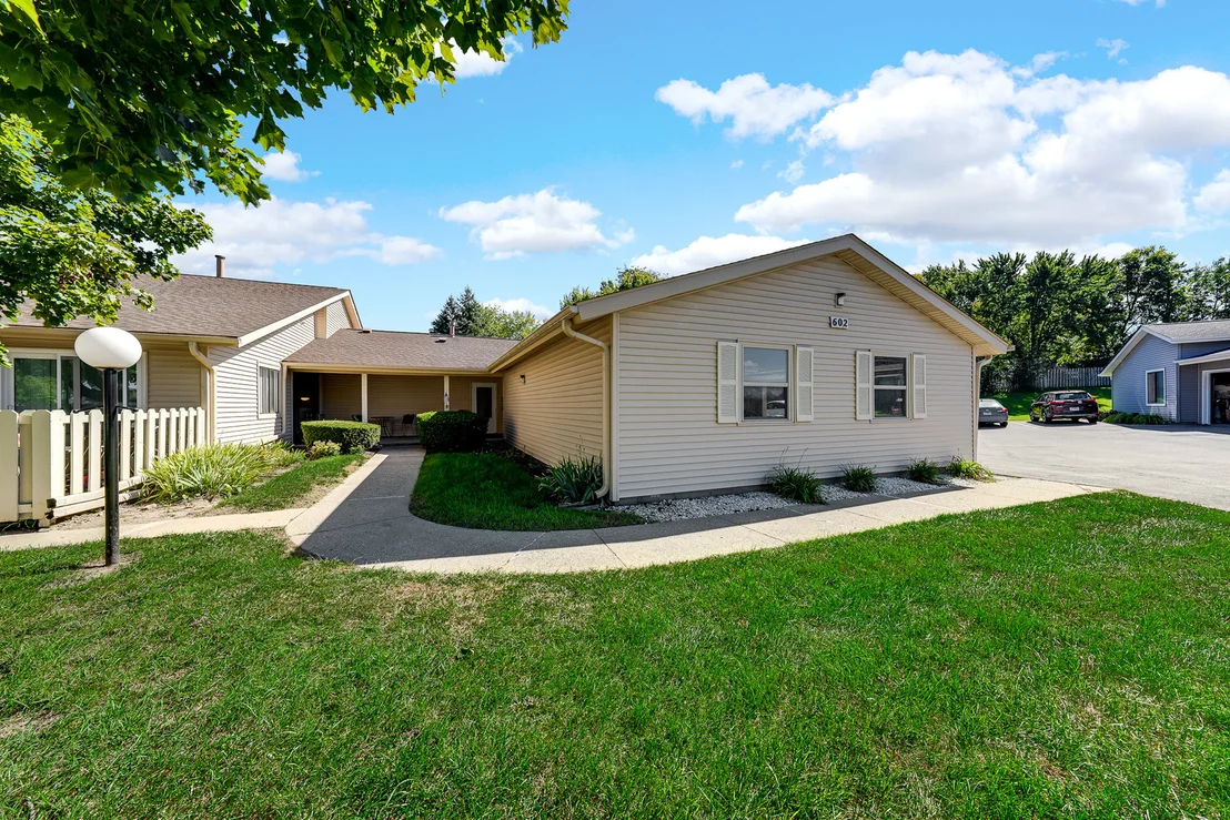 Photo of Unit D at 602 Devonshire Court
