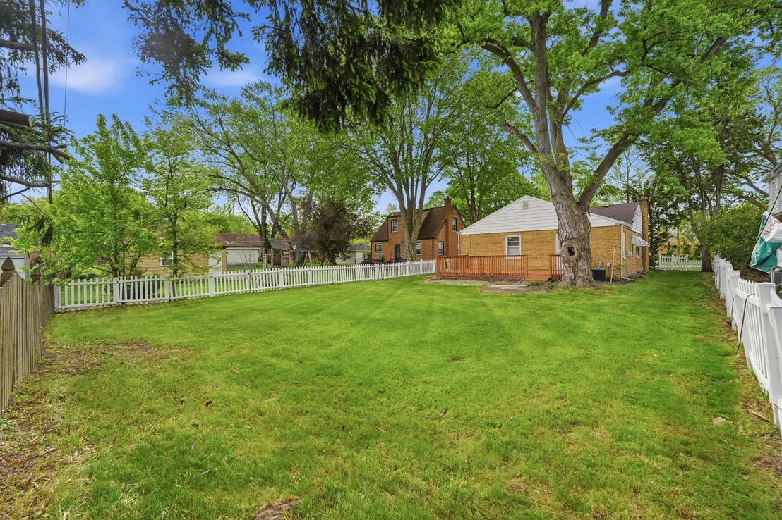 Photo of 306 W Lonnquist Boulevard