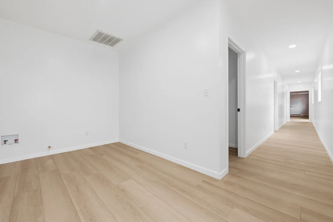 Photo of 1430 N 30th Road