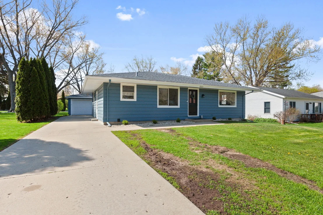 Photo of 30215 Sumac Drive