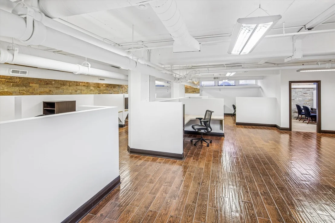 Photo of Unit 105 at 1327 W Washington Boulevard