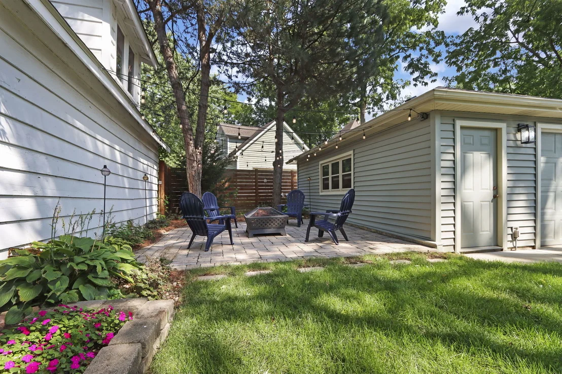 Photo of 943 Forest Avenue