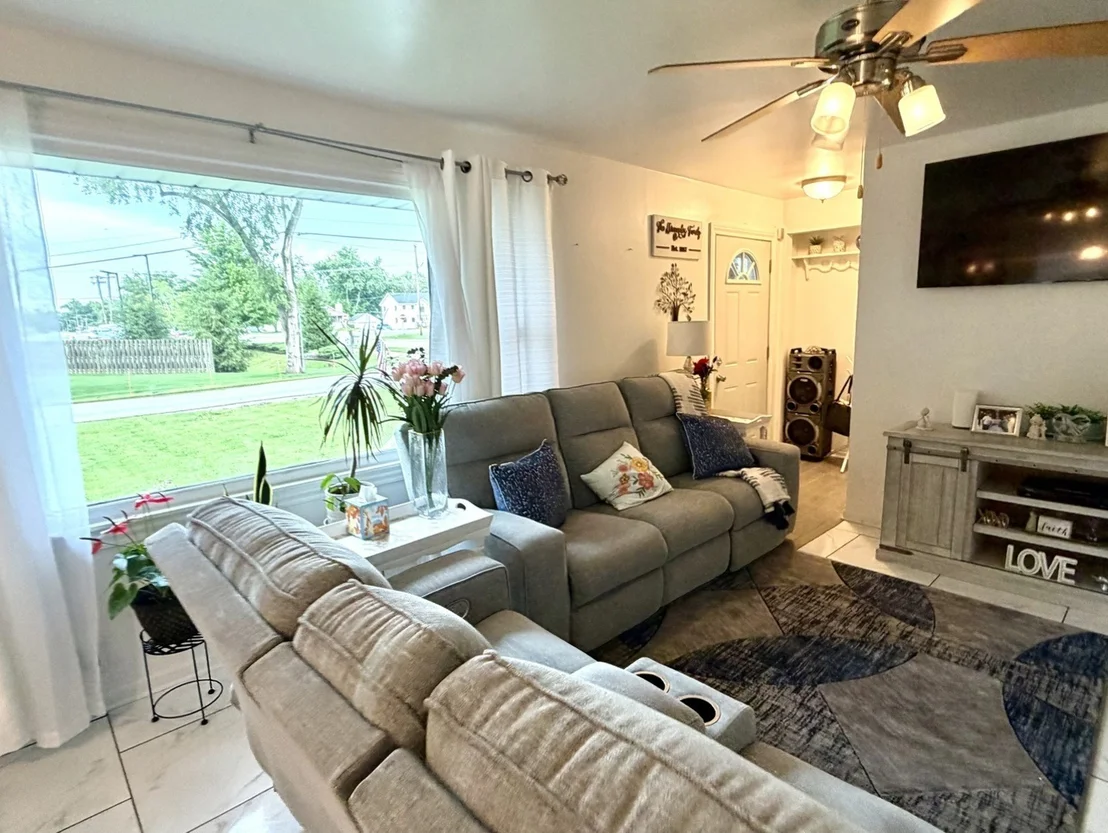 Photo of 2500 Golfview Street