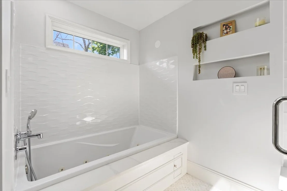 Photo of 980 Green Bay Road