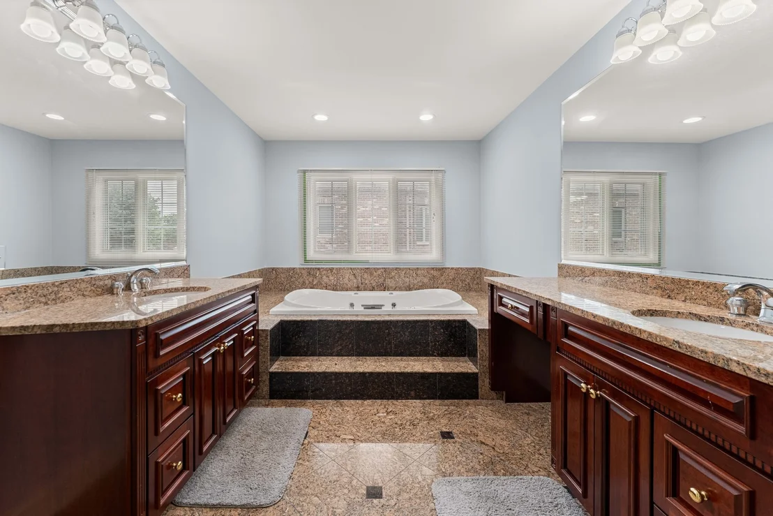 Photo of 281 N Forest Drive