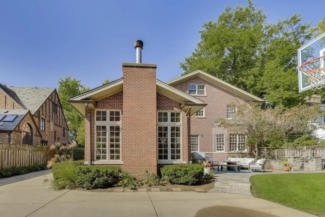 Photo of 547 JACKSON Avenue
