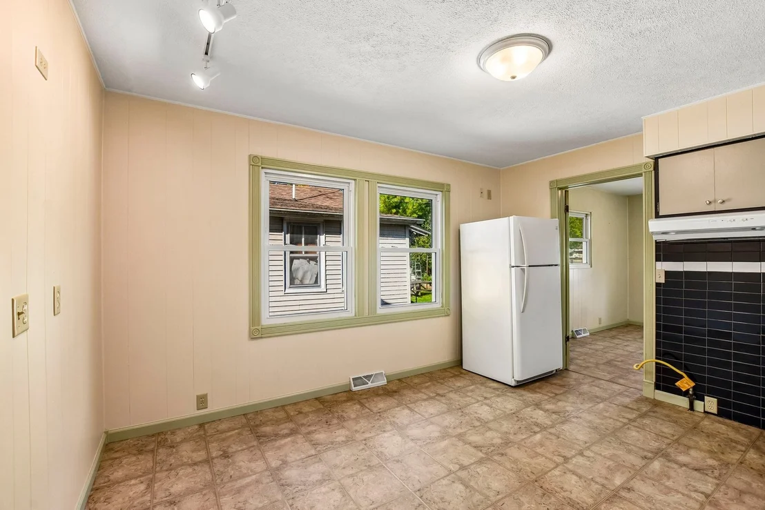 Photo of 724 Douglas Street