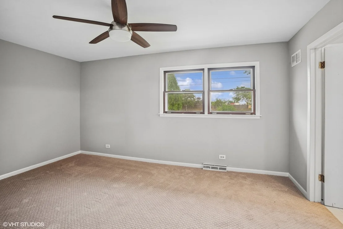 Photo of 33 W Wise Road