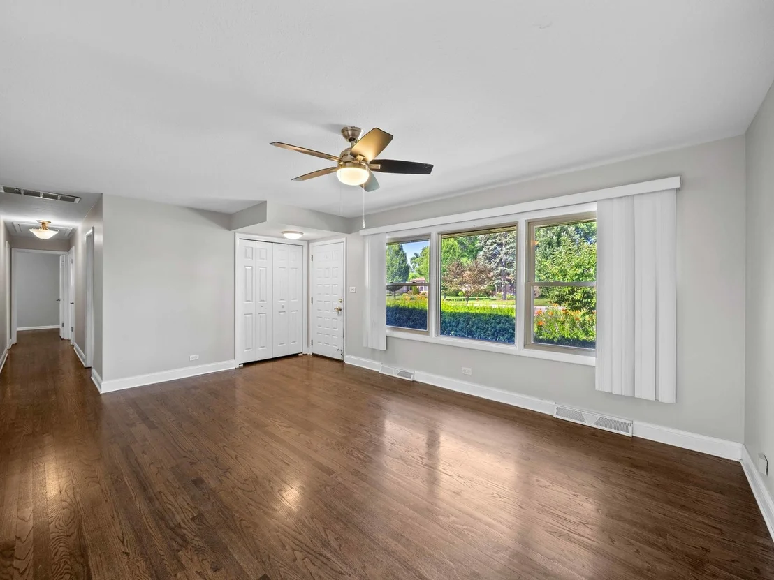Photo of 415 Tennyson Road