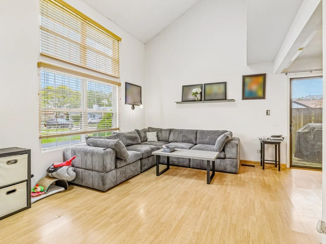 Photo of 281 Whitewood Drive
