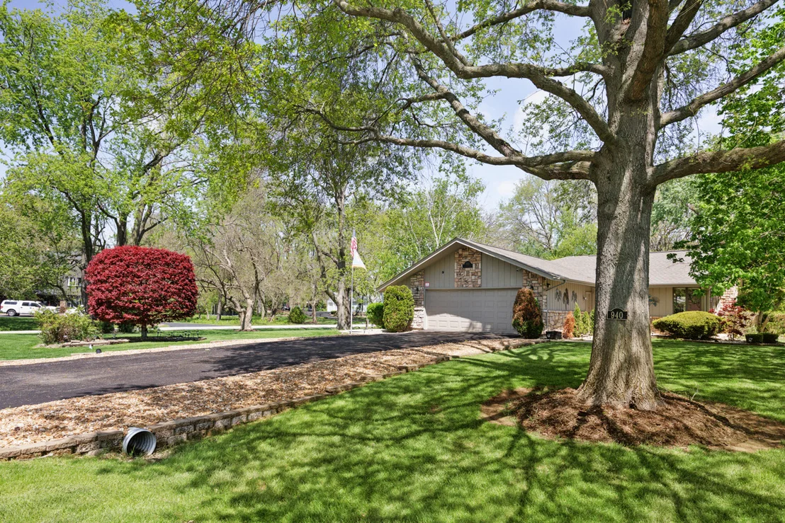 Photo of 940 Milton Bridge
