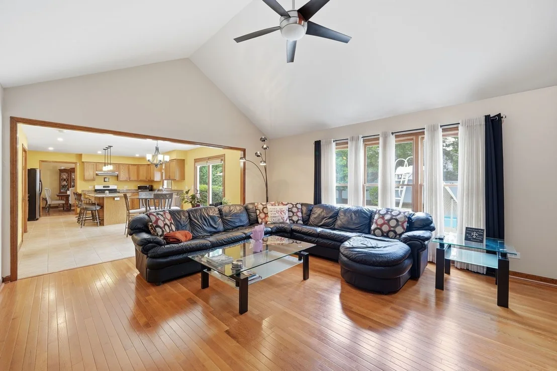 Photo of 567 Warbler Drive