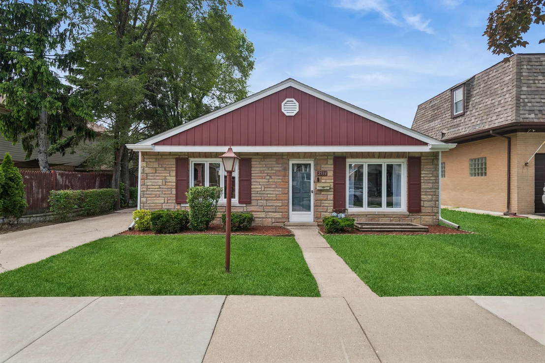 Photo of 2534 Maple Street