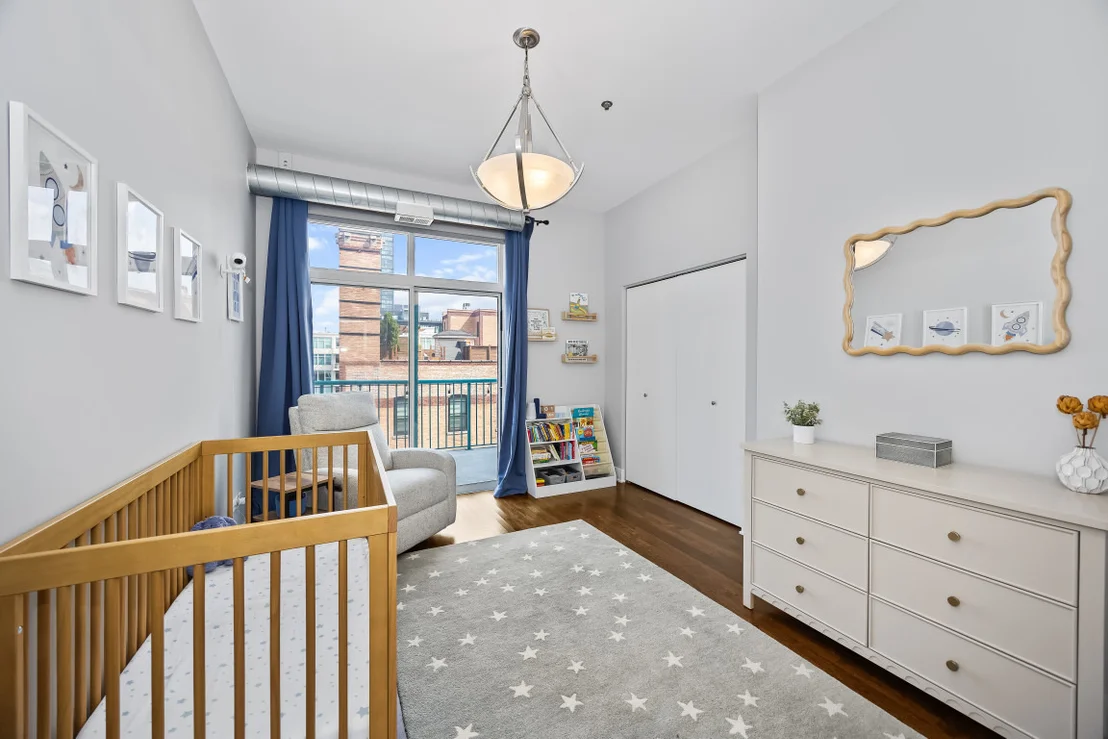 Photo of Unit 901E at 910 W MADISON Street