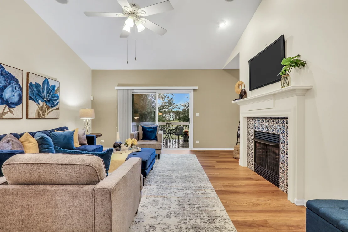 Photo of 2835 Waterfront Avenue