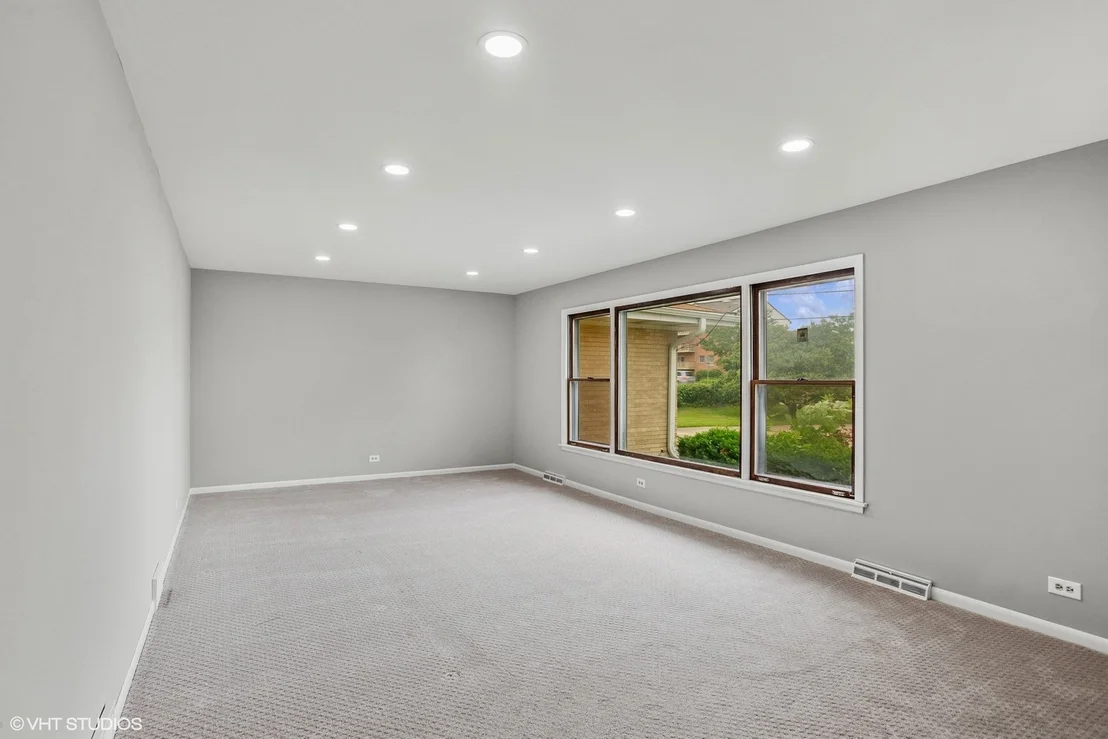 Photo of 33 W Wise Road