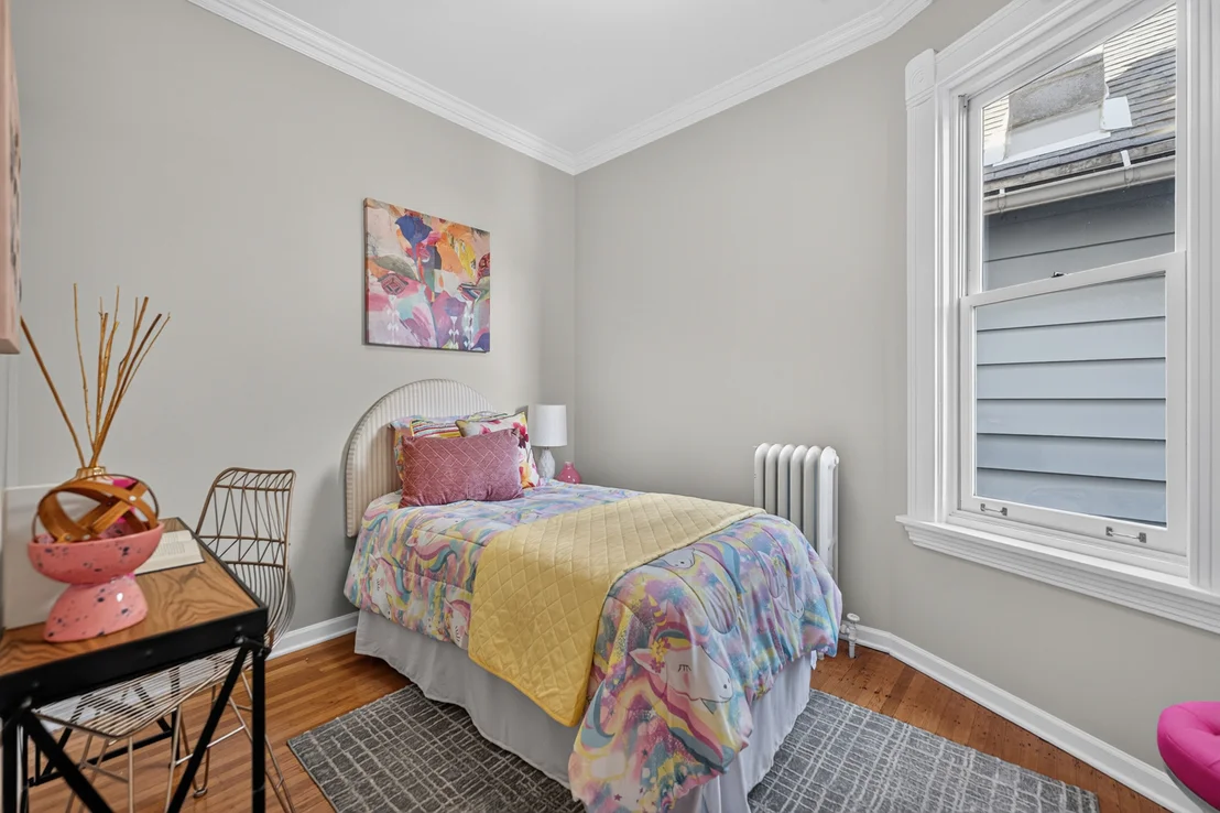 Photo of 634 W Briar Place