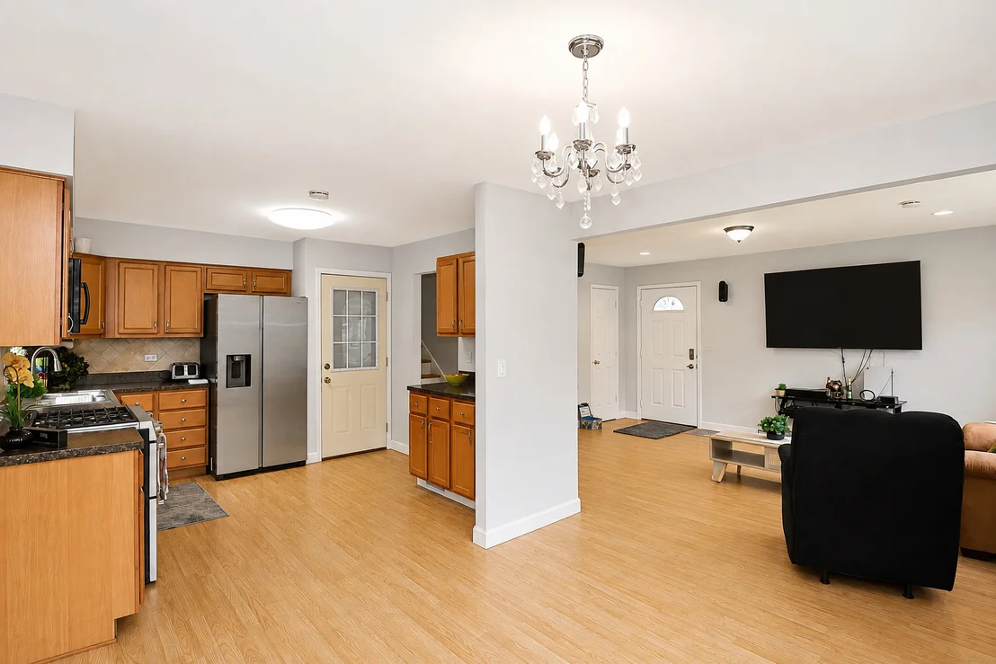 Photo of 136 N MAY Street