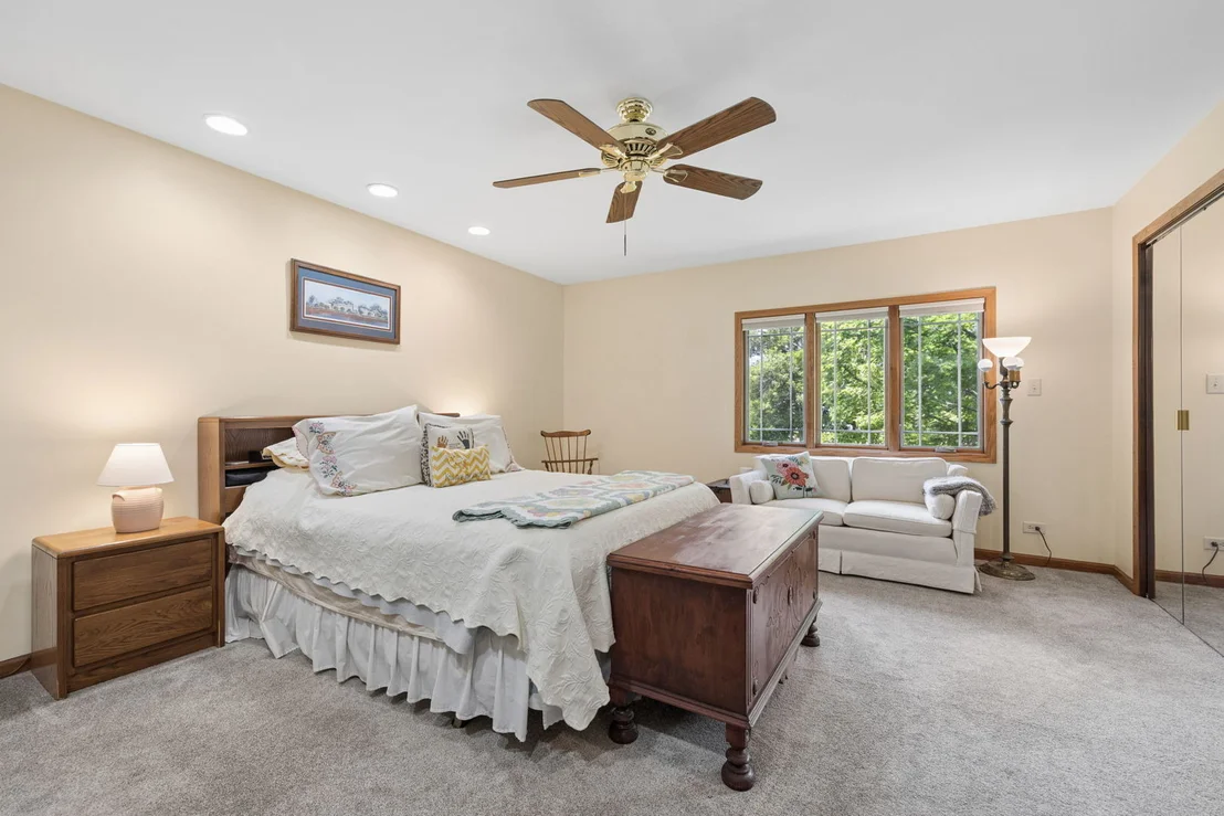 Photo of 11S634 Mcgrath Lane