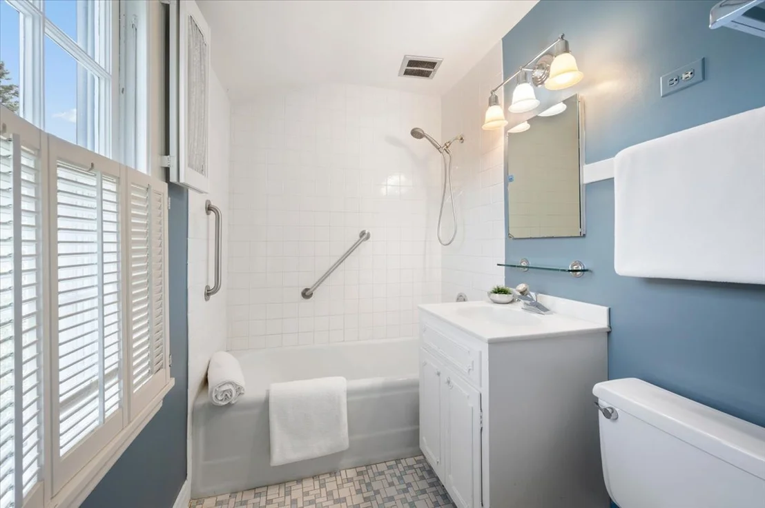 Photo of 3211 Park Place