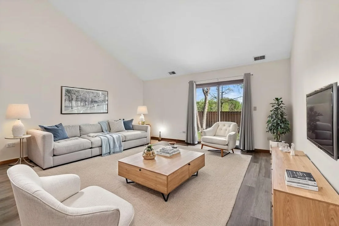 Photo of 3431 Lake Side Circle