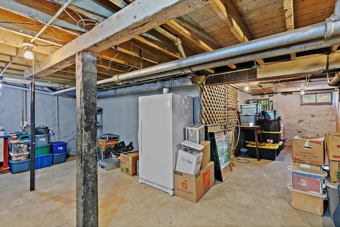 Photo of 922 Douglas Avenue