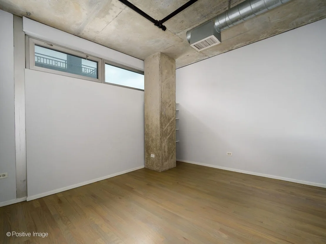 Photo of Unit 1401 at 700 W Van Buren Street
