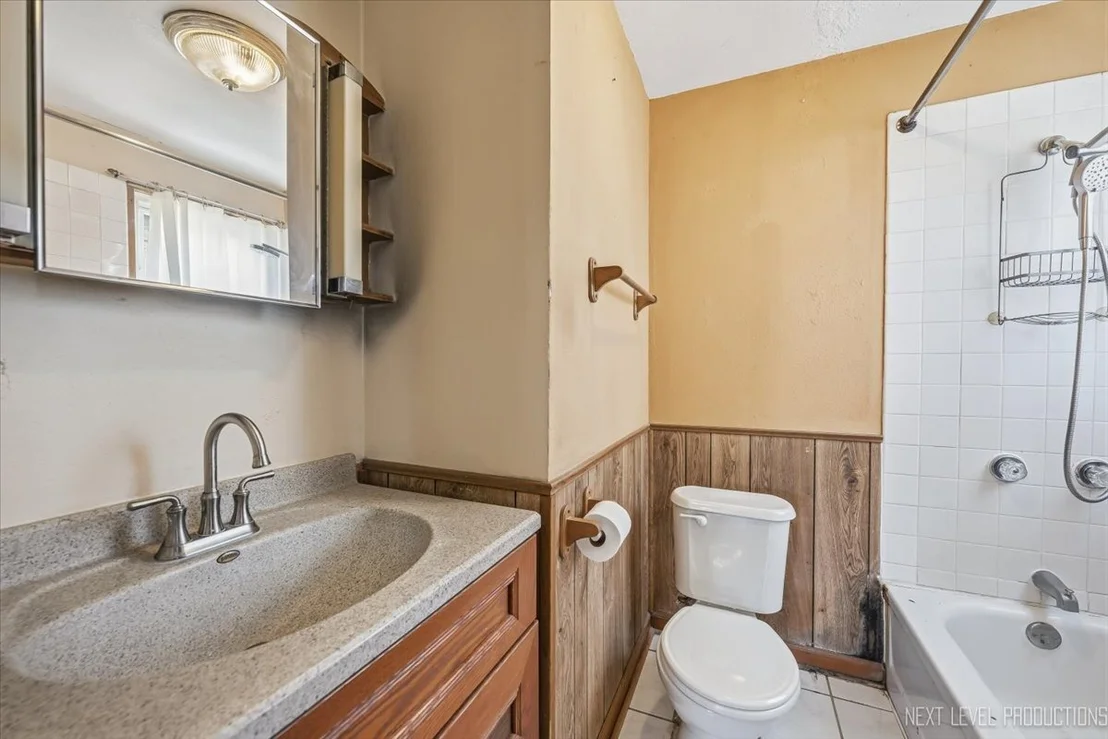 Photo of 1327 Superior Street