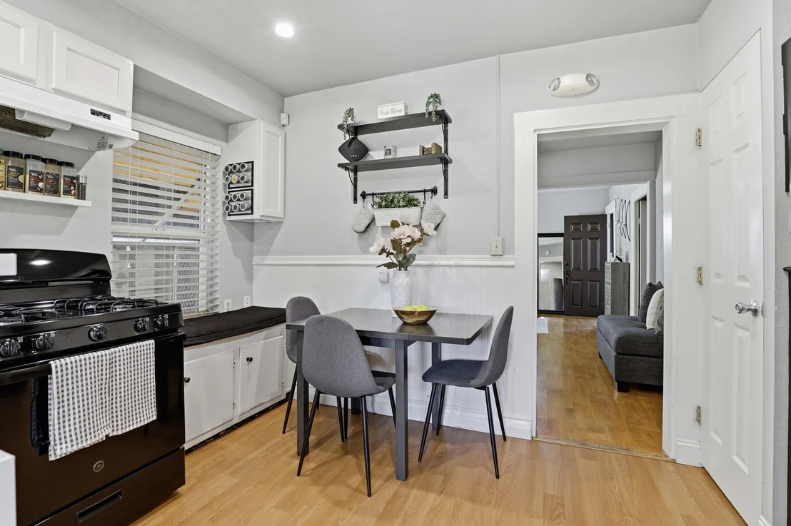 Photo of 827 Central Avenue