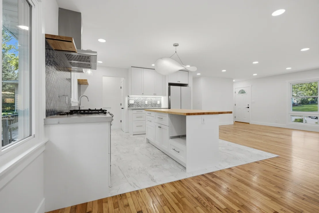 Photo of 1401 Searle Drive