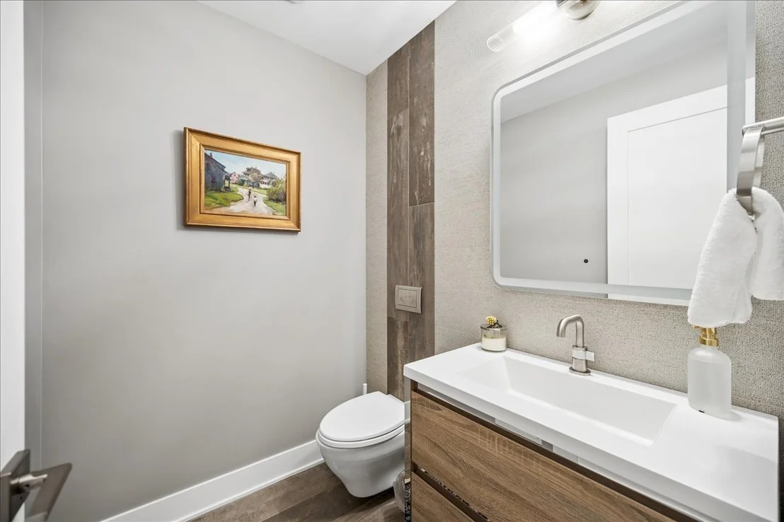 Photo of 270 Sheridan Road