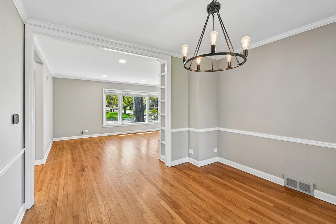 Photo of 939 Westcliff Lane SE