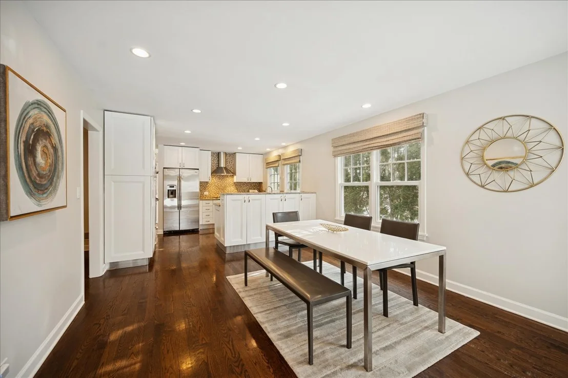 Photo of 898 Bridlegate Lane