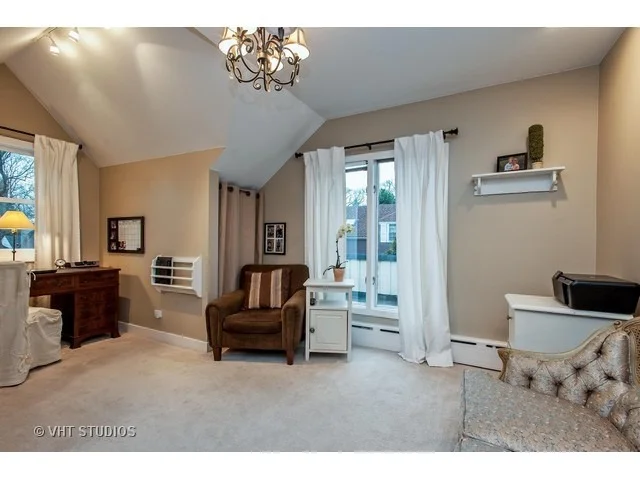 Photo of 730 Forest Road