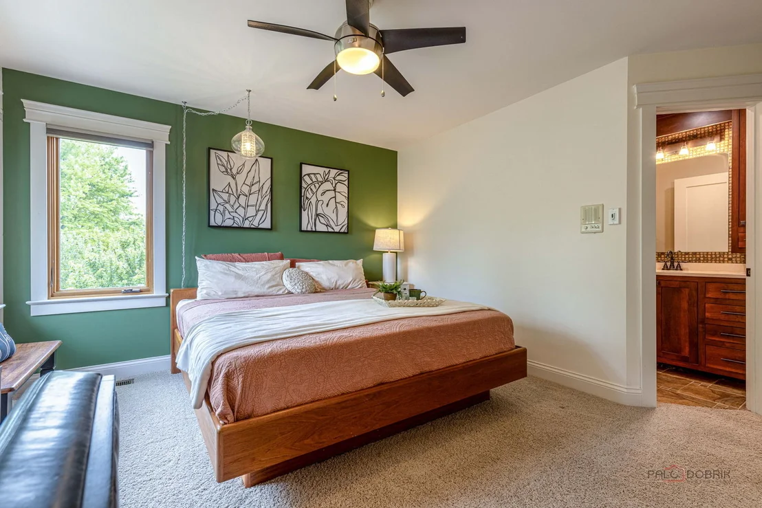 Photo of 2768 Glendower Terrace