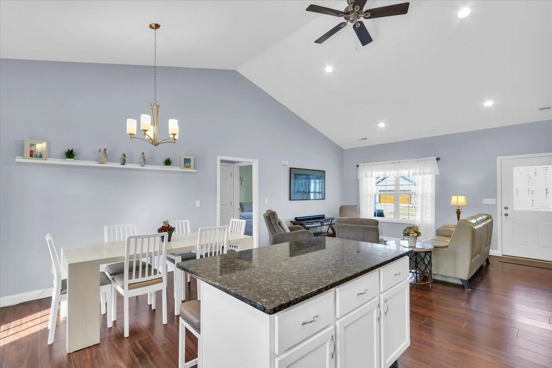 Photo of 1611 E Vernon Drive