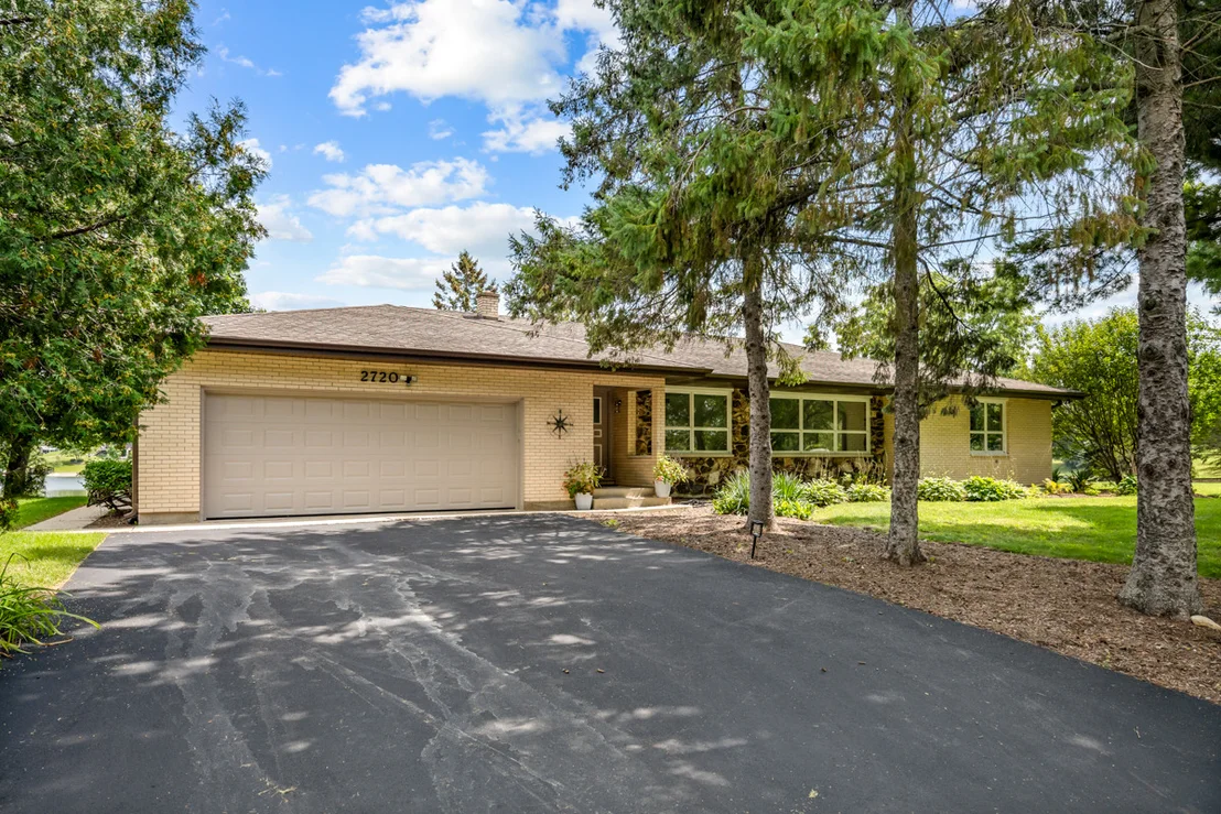 Photo of 2720 N Bayview Lane