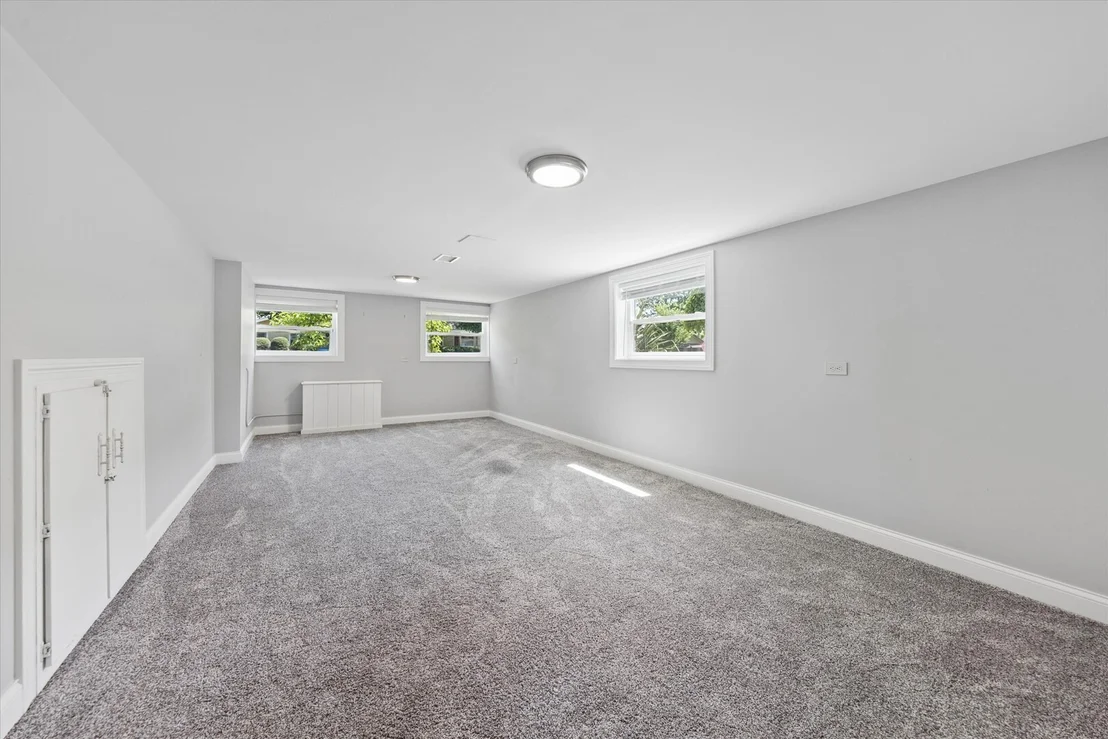 Photo of 408 W Commonwealth Lane